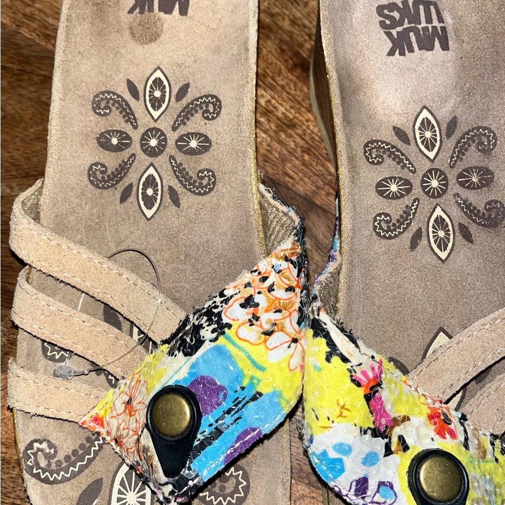 NWT MUK LUK Glitter Boho Flip Flops Size 6 - Picture 3 of 5